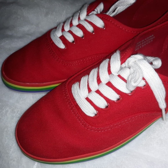 Red sneakers - Picture 2 of 2